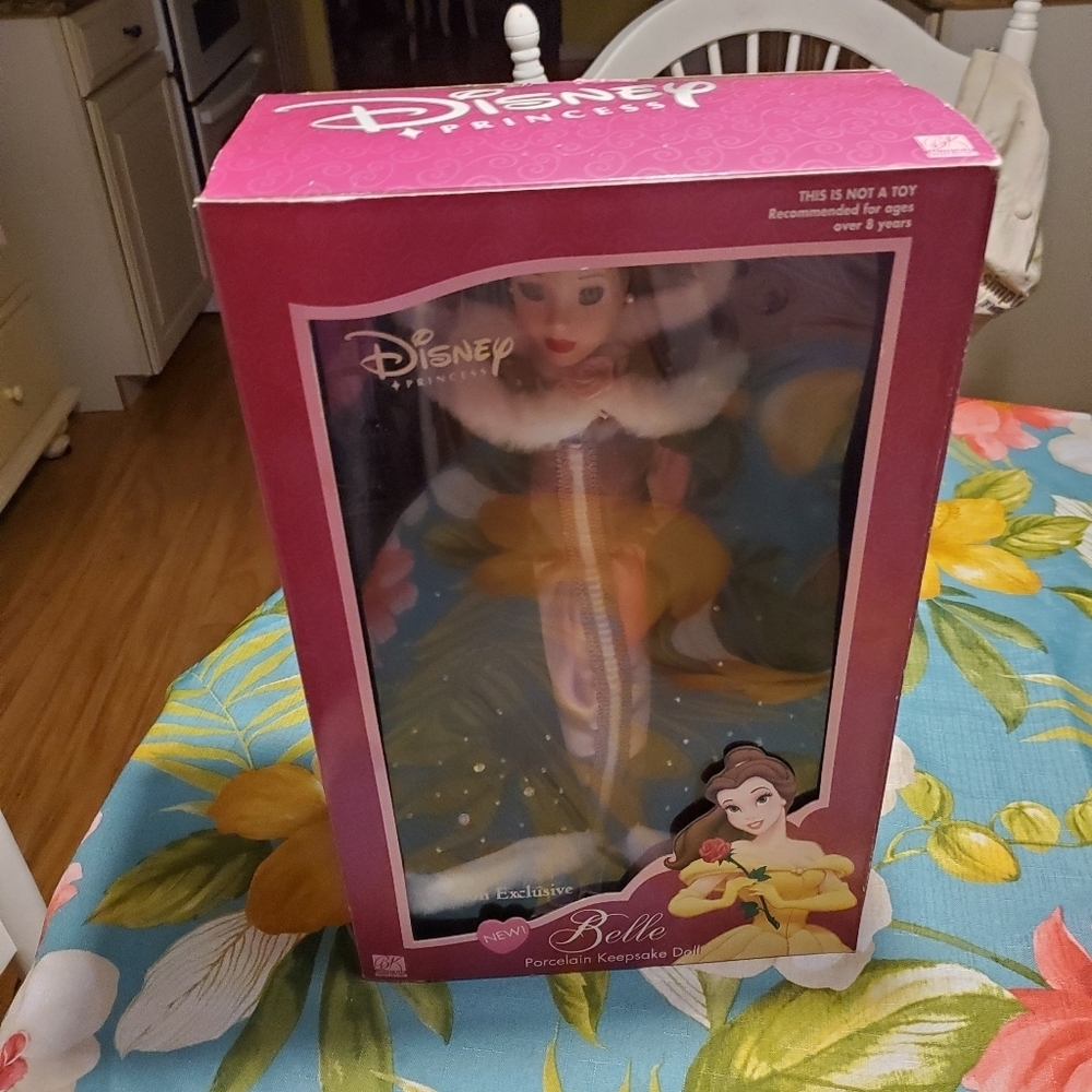 Disney Princess Belle - Picture 8 of 8